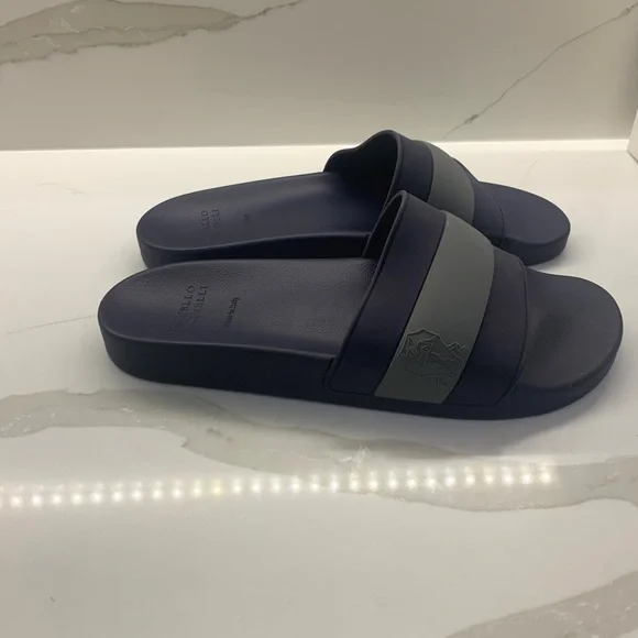 Brunello Cucinelli sliders size 42 new with box and one bag